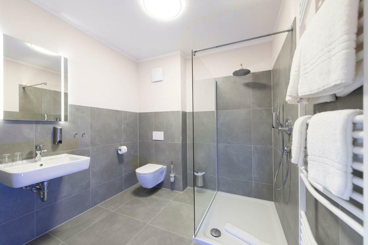 Hotel Schwarzer Adler Jever Luaran gambar