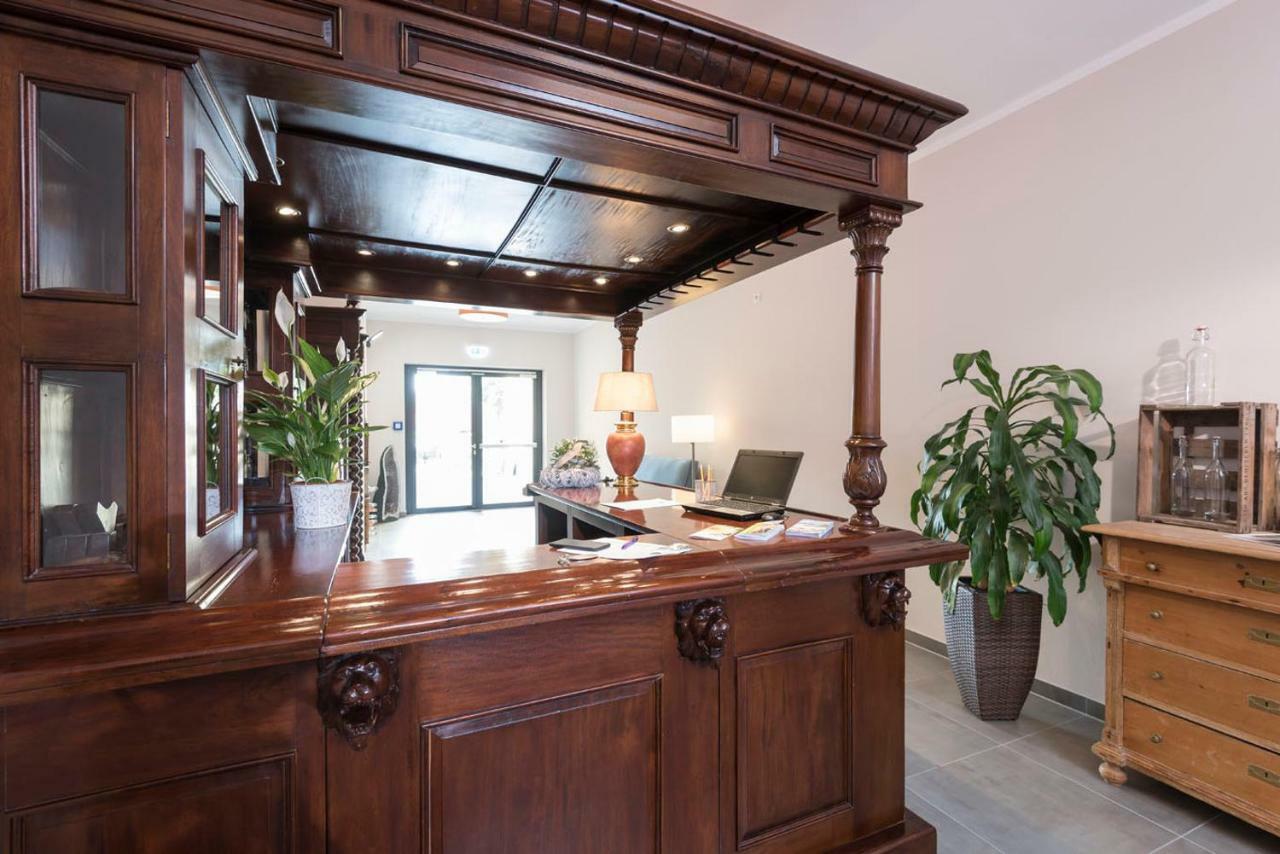 Hotel Schwarzer Adler Jever Luaran gambar